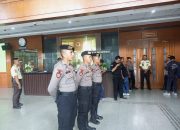 Pengamanan Sidang Hasto, Polisi Tampil Humanis Tanpa Senjata Api