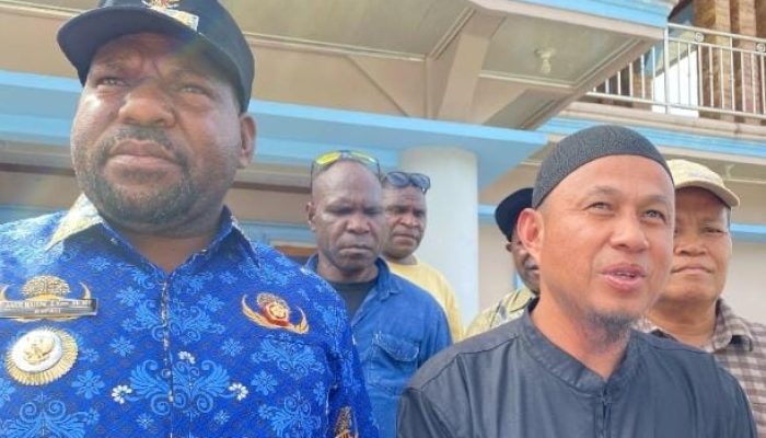 Bupati Intan Jaya Aner Maisini : Idul Adha Momentum Berbagi & Membangun Tanah Papua Yang Berkeadilan