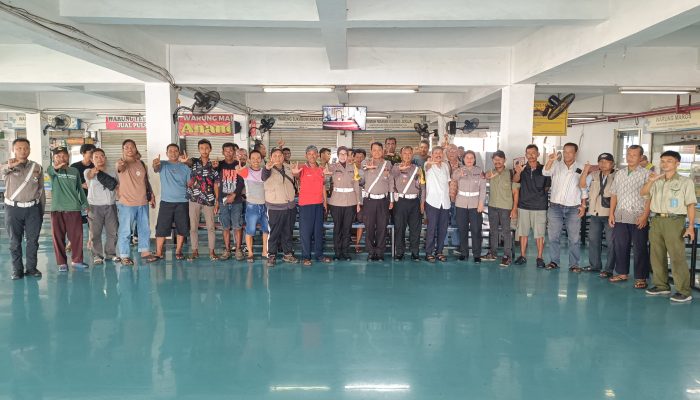 Satlantas Polres Pelabuhan Tanjung Priok Sapa Pengemudi: Ngopi, Edukasi, dan Komitmen Keselamatan Lalu Lintas”
