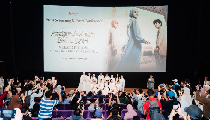 Gala Premiere Assalamualaikum Baitullah: Air Mata Berjatuhan Menjadi Saksi Kuatnya Amira, yang Terluka Namun Tetap Percaya pada Kekuatan Doa