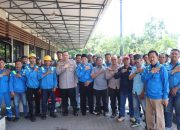 “Wujud Kepedulian, Kapolres Pelabuhan Tanjung Priok Salurkan Bansos kepada Buruh TKBM”