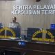 “Polisi Bantu Satu Keluarga Terlantar Pulang ke Bandung dari Pelabuhan Tanjung Priok”